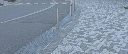 Kostka brukowa – producenci wyznaczający trendy w aranżacji posesji
